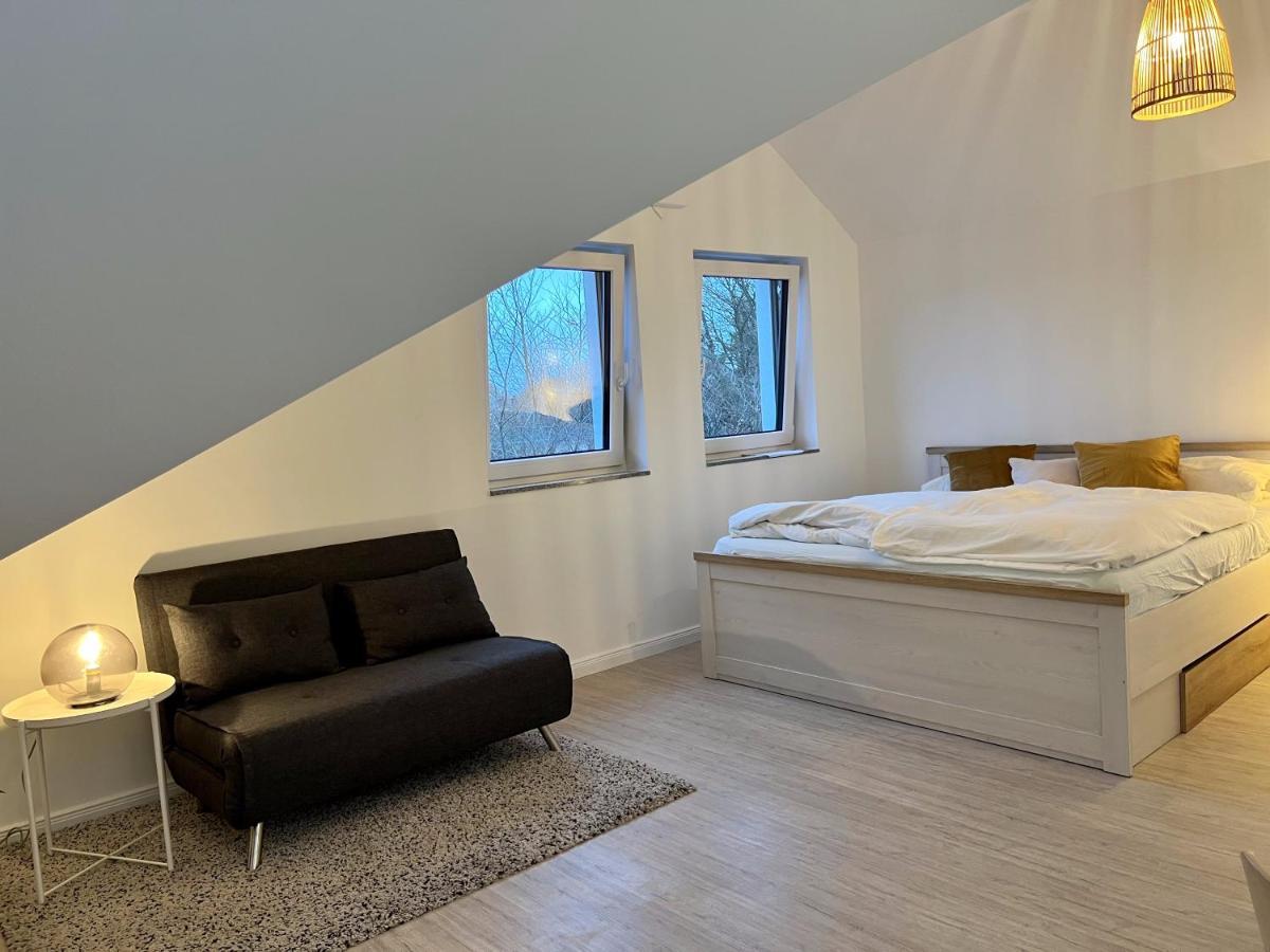 Gemuetliche Apartments Direkt An Der Grenze Von Hamburg ノルダーシュテット エクステリア 写真
