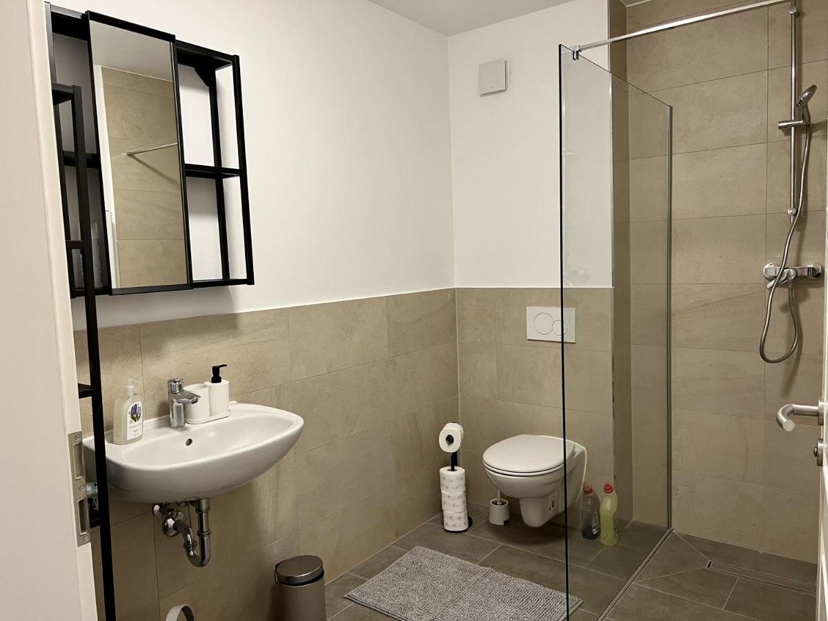 Gemuetliche Apartments Direkt An Der Grenze Von Hamburg ノルダーシュテット エクステリア 写真