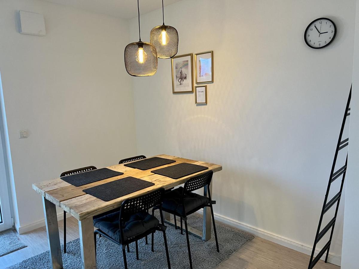 Gemuetliche Apartments Direkt An Der Grenze Von Hamburg ノルダーシュテット エクステリア 写真