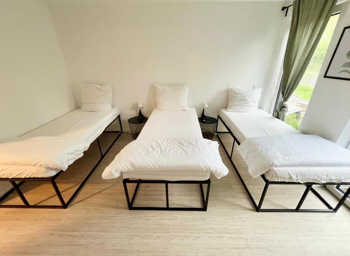 Gemuetliche Apartments Direkt An Der Grenze Von Hamburg ノルダーシュテット エクステリア 写真