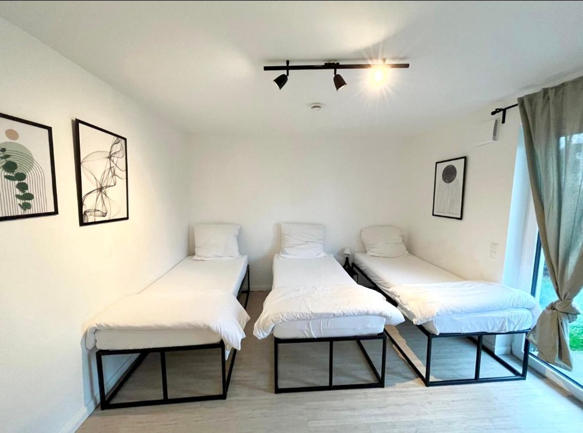 Gemuetliche Apartments Direkt An Der Grenze Von Hamburg ノルダーシュテット エクステリア 写真