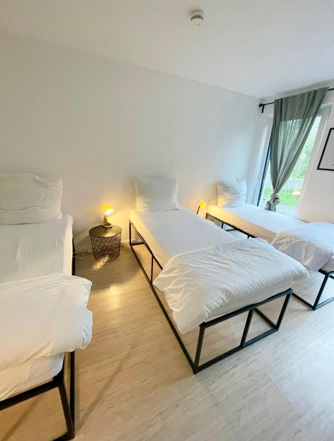 Gemuetliche Apartments Direkt An Der Grenze Von Hamburg ノルダーシュテット エクステリア 写真